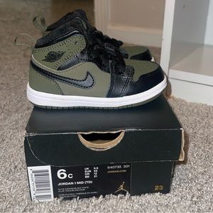 Jordan 1 mid olive canvas